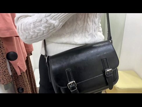 ❤️ 年轻婊子FeralBerry在试衣间用假阳具公开自慰 ️ Super porn﹏﹏